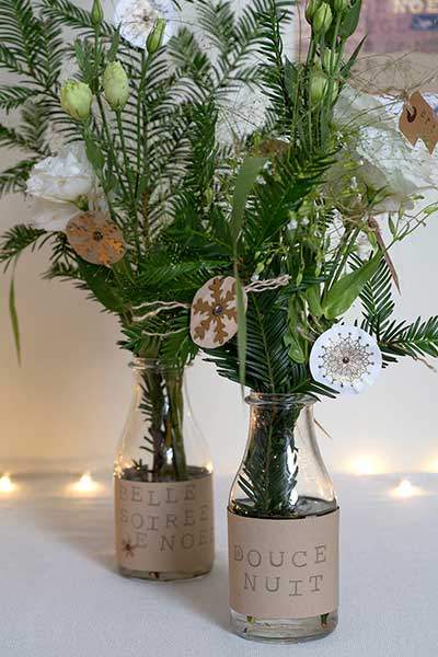 Vases décorés avec du papier kraft et des tampons